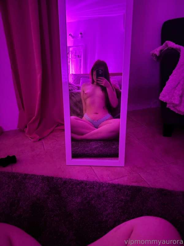 Come let’s cuddle :3