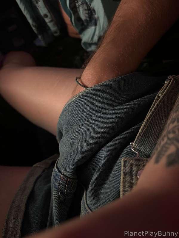 I think he caught on to me being horny.. his hand is in my p..