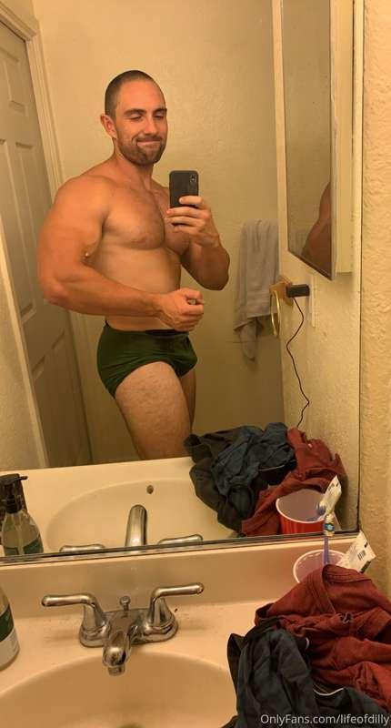 Just got after a late night lift. The undies are so sweaty 😅