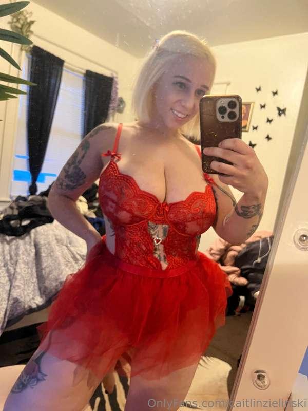 @ home selfie trying on new lingerie a company sent me ❤️