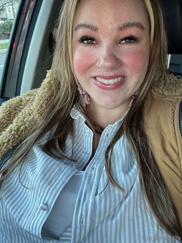 Wanna vid chat or sext? Message me - I’m free all weekend! 