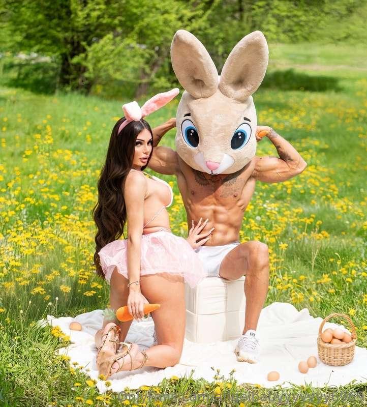 Would you let me play with your carrot? 🥕🤭😋
