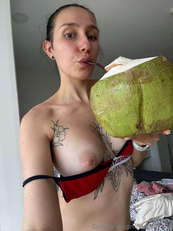 I really like coconut 🥥 😋