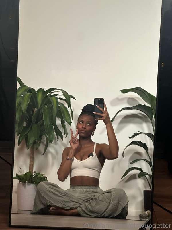 New things on the way I can’t wait to share with you! 💋 muah..