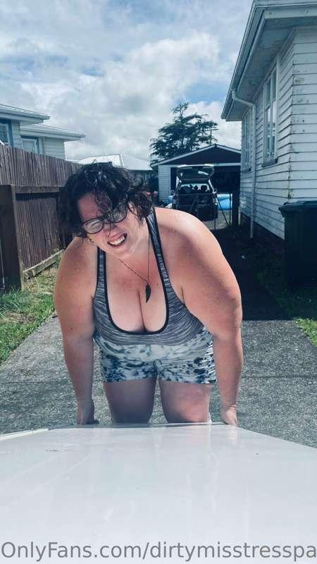 When you are moving stuff and you need to grab a tiddie shot..