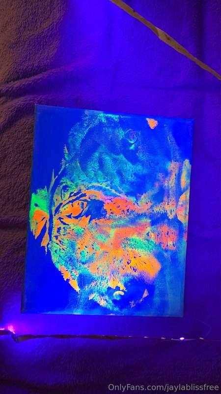 Some trippy art i made with neon paint and my boobs!!!You ca..