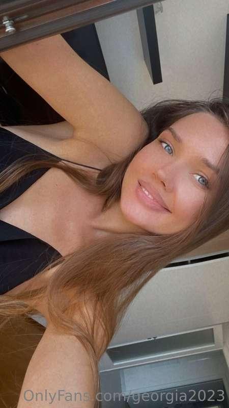 This is me smiling at you!💕
Hello!🤗