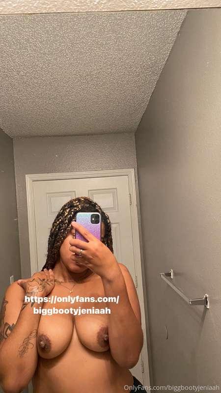 Good Morning From My Titties 😘❤️   Leave A Tip $   Available..