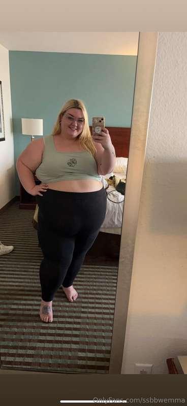 I’m SOOO much fatter now, swipe to see my progress 😘April 20..