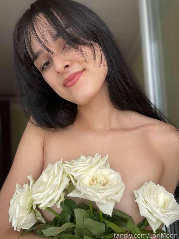 What is more beautiful flowers or me?




💙 #goddess #worship #goon #teen #sugarbaby #brunette #cute #ddlg #smalltits #skinny 💙