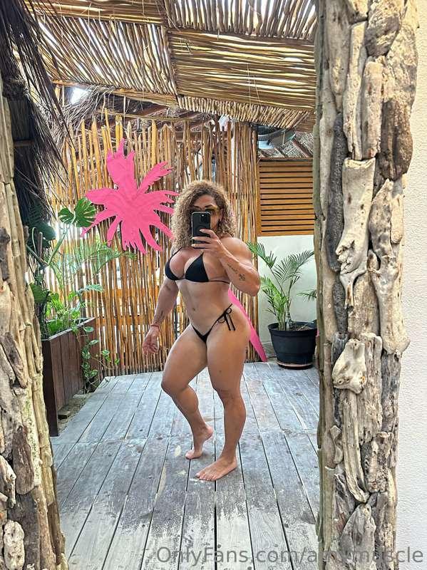 Beach Club Vibes