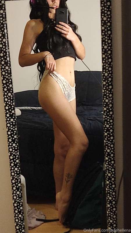 Are you liking the view? 💋