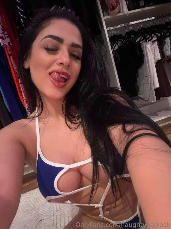 Whatchu think this tongue do? 👅
