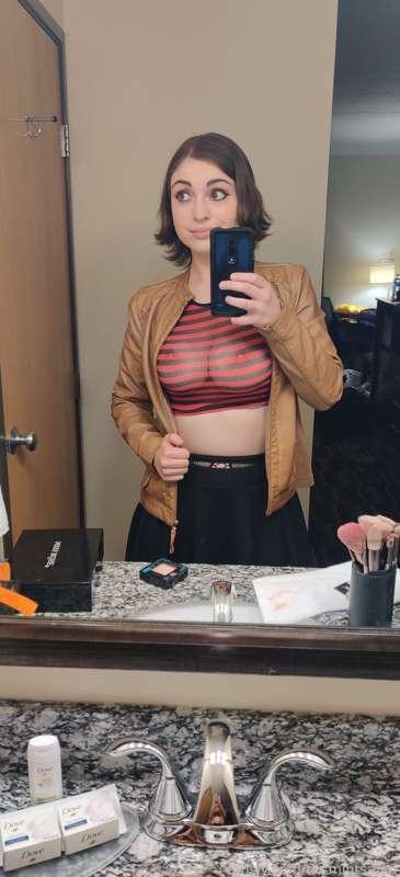 I'll be home Monday from my month-long road trip/podcast tour, and I'm going to be streaming for you again next Wednesday and Saturday 😊

#fyp #tits #nipples #skirt #shorthair #seethrough #titsmintsalad
