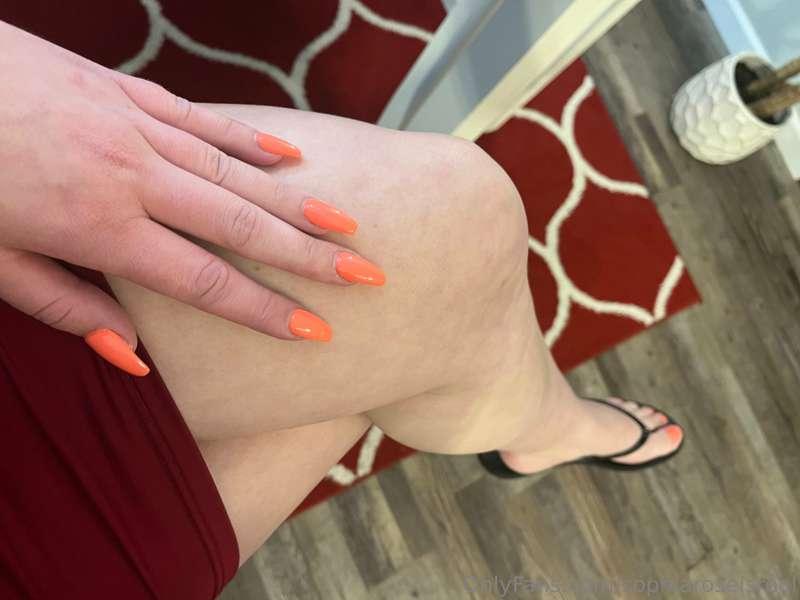 Orange nails!