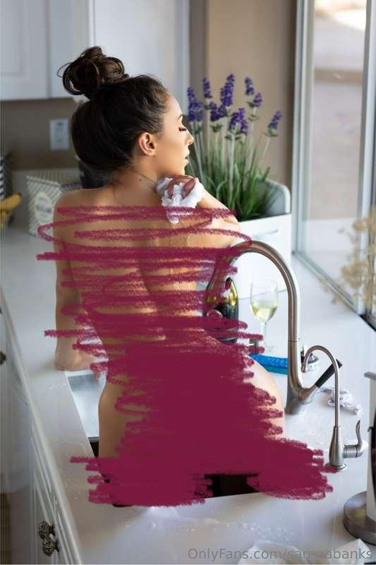 sarenabanks image #1