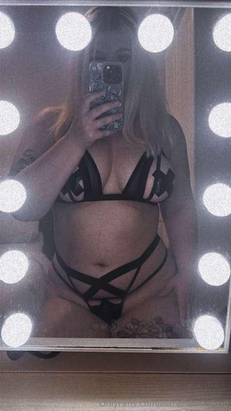 Come check out my premium page babe, I'm doing a huge price ..