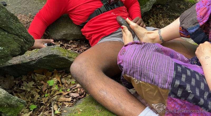 Nature with MrMarathon...you know i couldnt resist😈✨🦶Listen ..