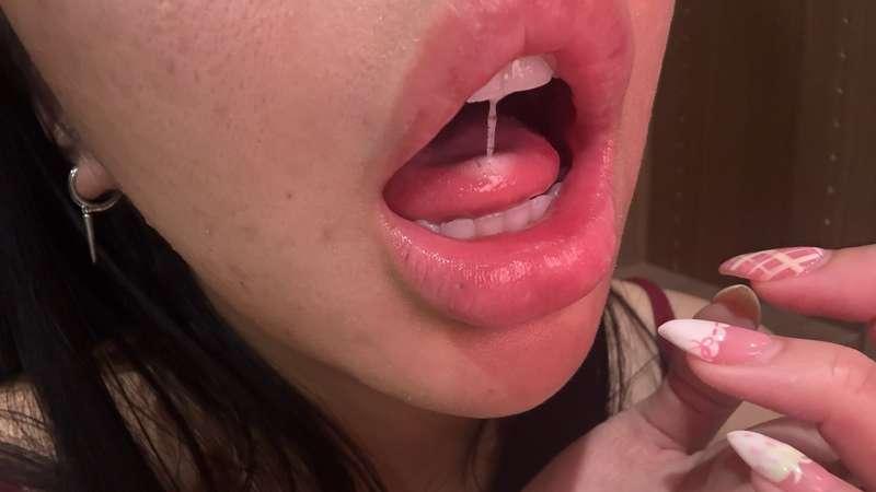 messy just how you like it..