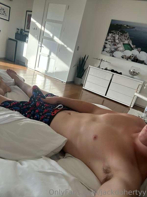 im alone rn... are u thinking what i'm thinking?
