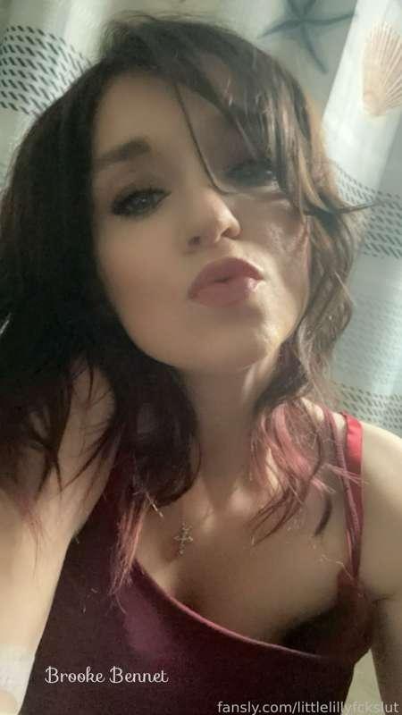 littlelillyfckslut image #0