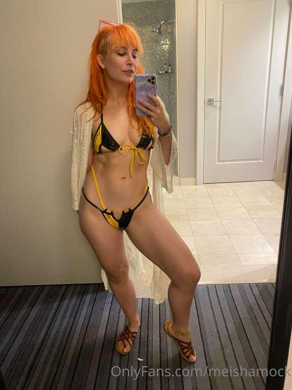 AHHH OKAY I LOVE THIS SET. 
I thought about doing blurred ph..