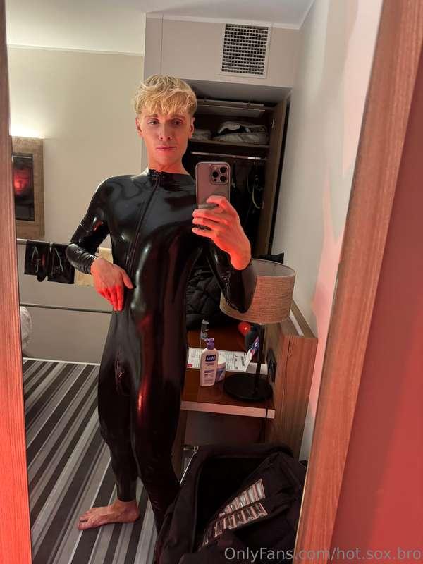 Arrived in Antwerp and ready to have fun 😍