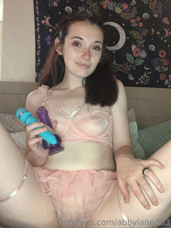Just filmed the hottest, creamiest toy sesh I’ve had in a lo..