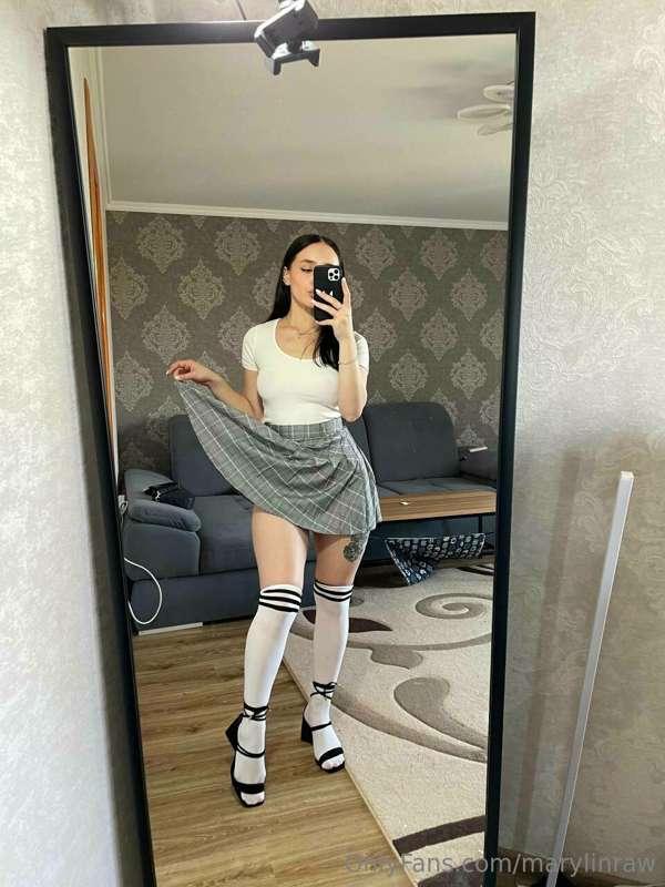 There's room for your head under my skirt😈