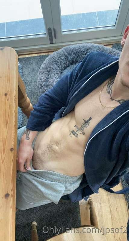 wanna take all of my clothes? DM me now for some fun time 😈