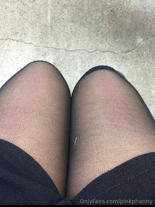 been leaning on my thighs during work 😭
having little red pa..