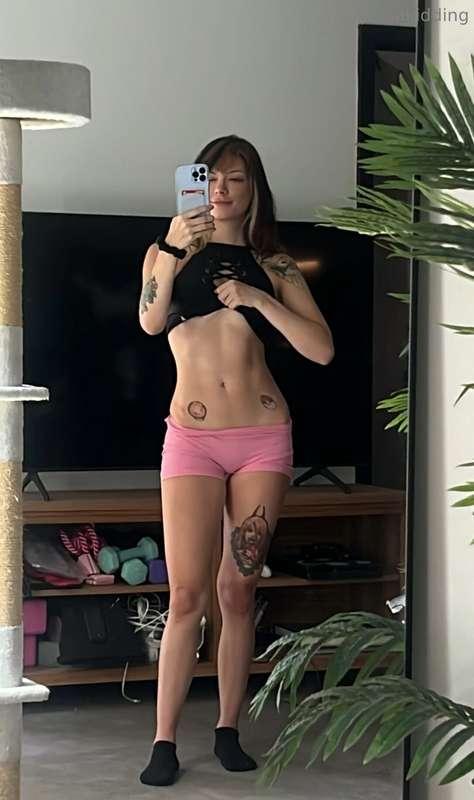 Online and chatting :3Tell me some of your fitness goals thi..