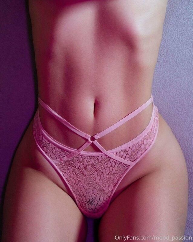 who wants to chat with me? I feel like a bad girl tonight ??..