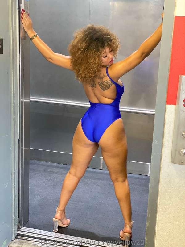 Keeping the curves for you to drool 😫😉