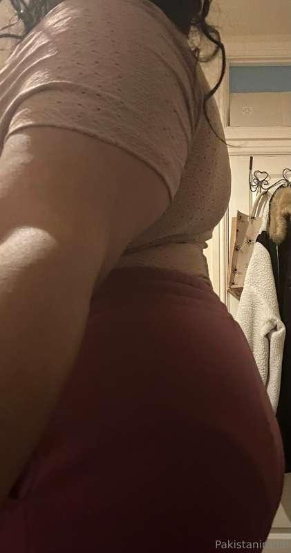 With 👚👖or without 👙