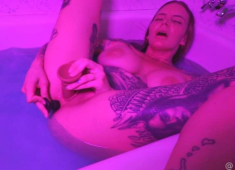 Mommy loves to stretch all her holes! 😈

#fyp #aussie #mommy #twovaginas #milf #hotmom #sexy #horny #hot #pawg