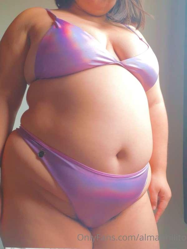 Are you cuming into my deep belly button babe? 😈