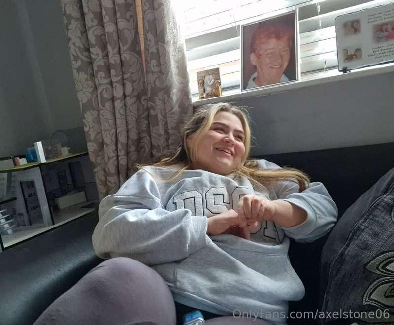 The wife neice popped in for a vist