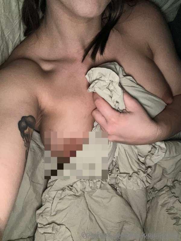 Are you still online? I'm having trouble getting to sleep! K..