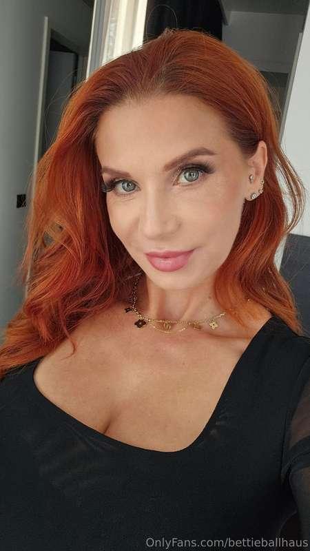 Guten Morgen und einen sexy Start in die neue Woche wünsche ..