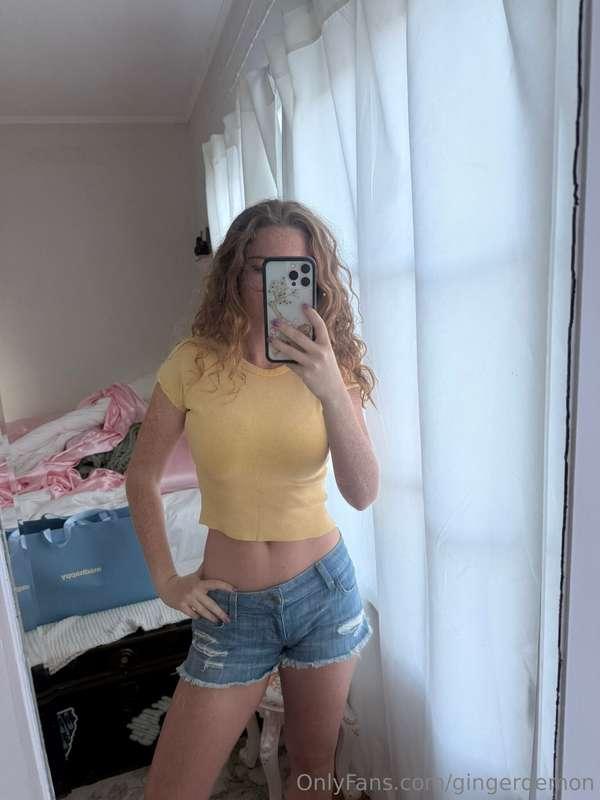 500 likes and i'll remove the top for ya (naughty boys only)