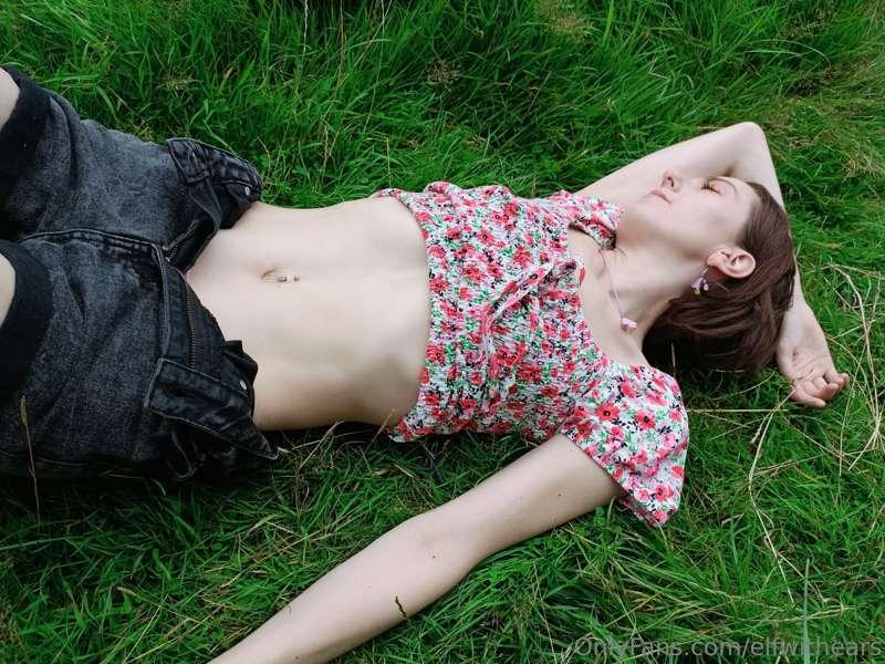 Happy Thursday everyone! 🍄🌳
I love being outside and close t..