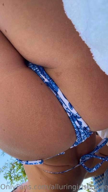 Naughty public snaps by the pool🩵😝