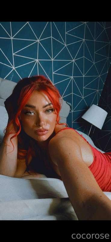 Hey babe 😘 let's chat 🍒