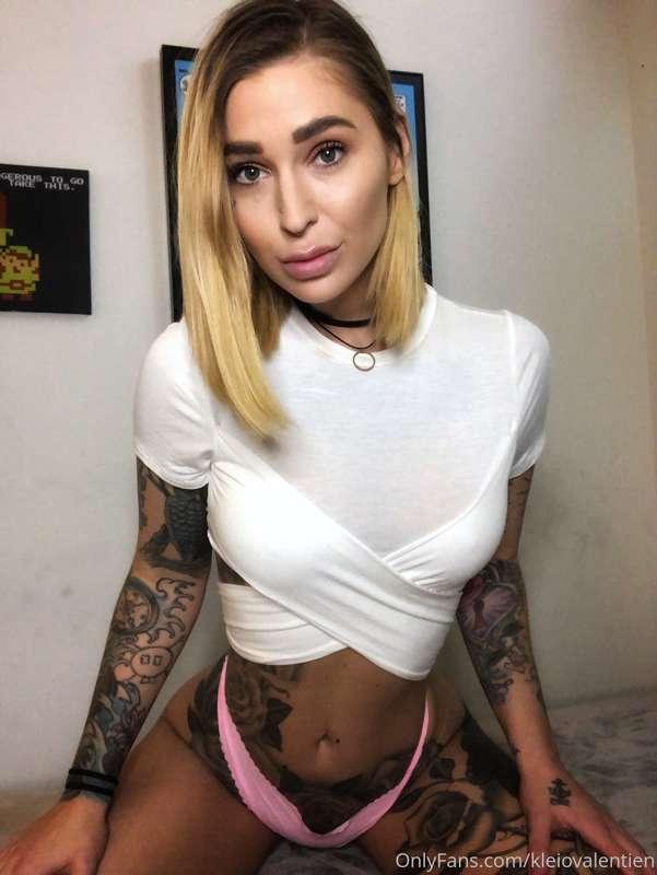 I love fingering my wet pussy for you. Check your DM for a s..