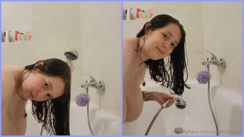 Washing my hair over the side of the tub !!!