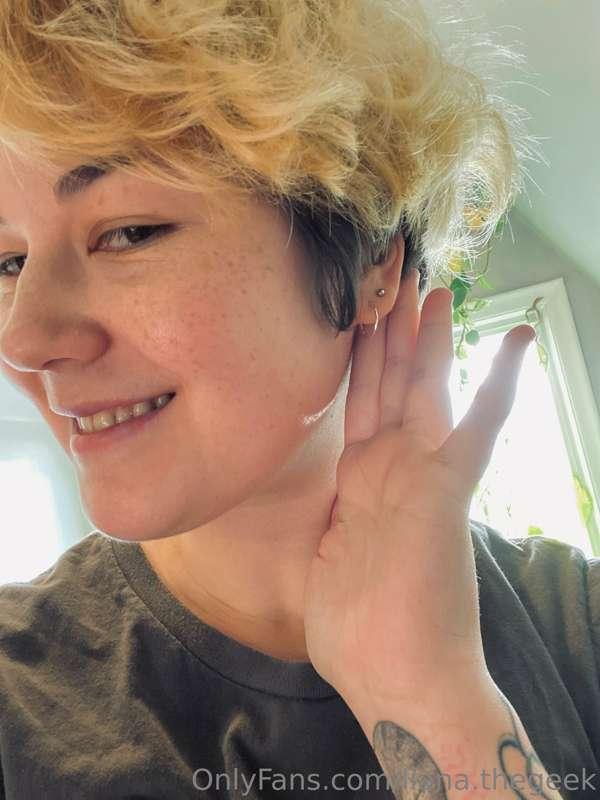I got my second lobes pierced! 😍 I am actually super scared ..