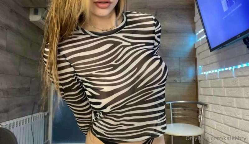 look at the right-left side of the screen)