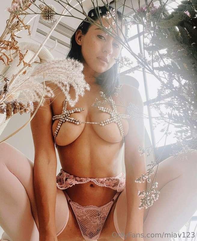 flower girl.