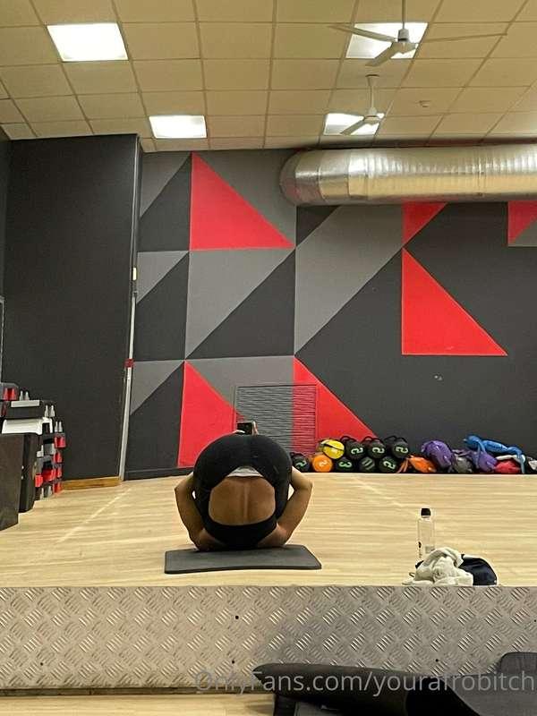 Just got harassed at the gym but do you like how flexible I ..